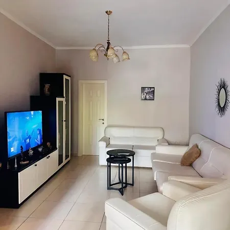 Quaint Gem ,your Away From * Tirana